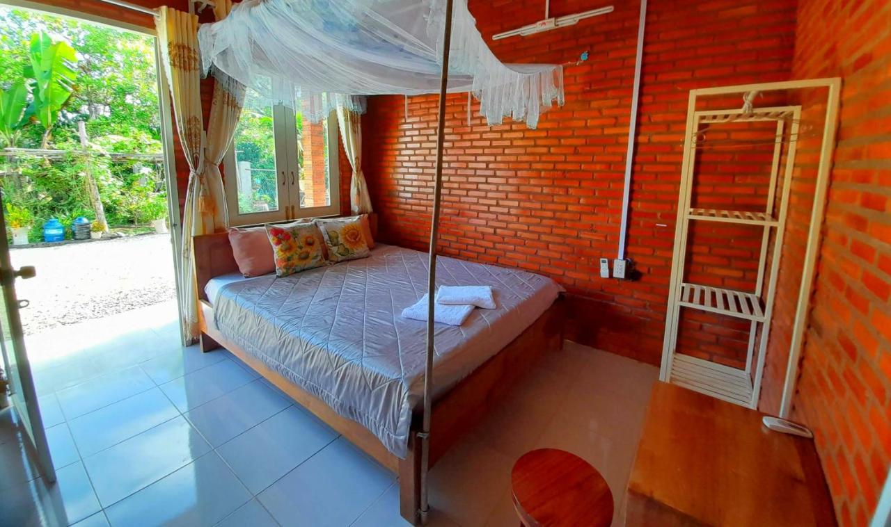 Cat Tien Backpackers Hostel Exteriör bild