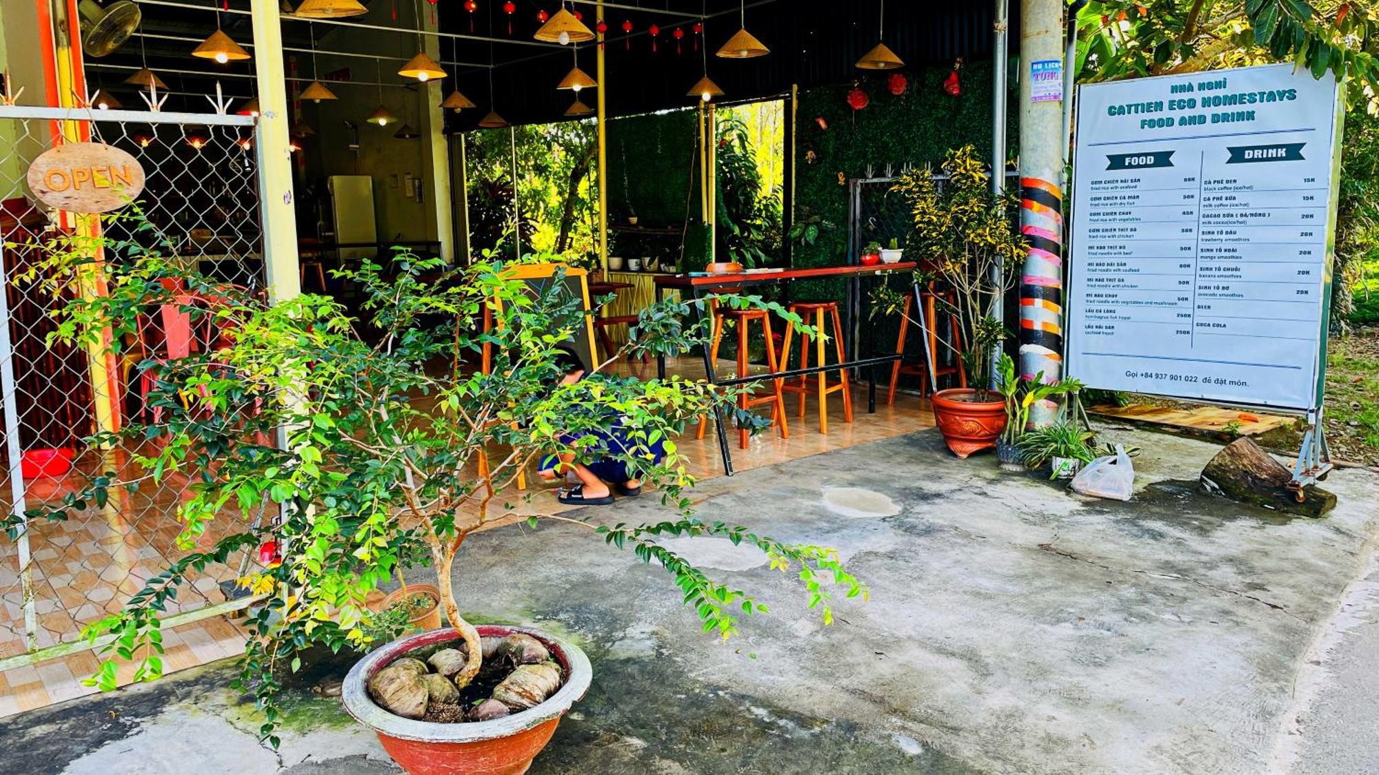 Cat Tien Backpackers Hostel Exteriör bild